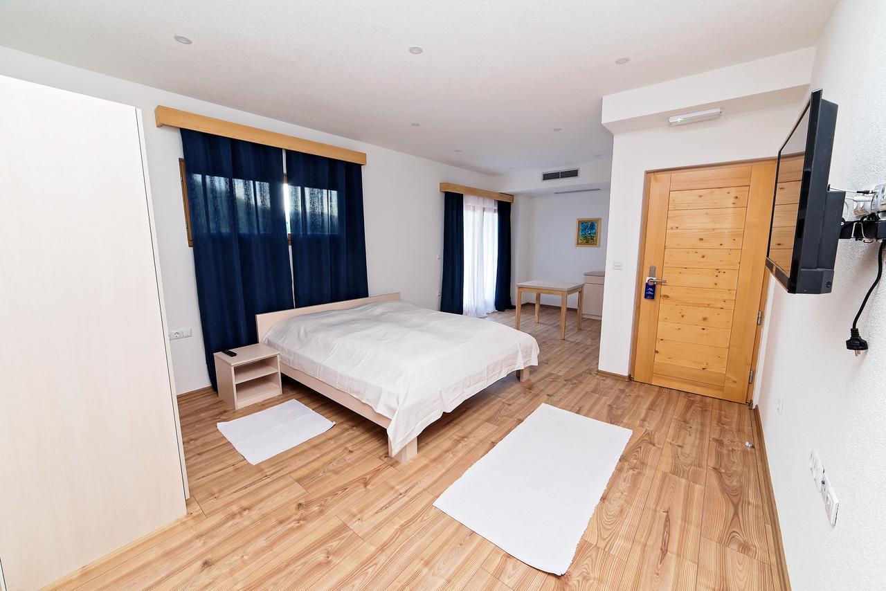 B&B Zlatna Nit Bosanska Krupa Εξωτερικό φωτογραφία
